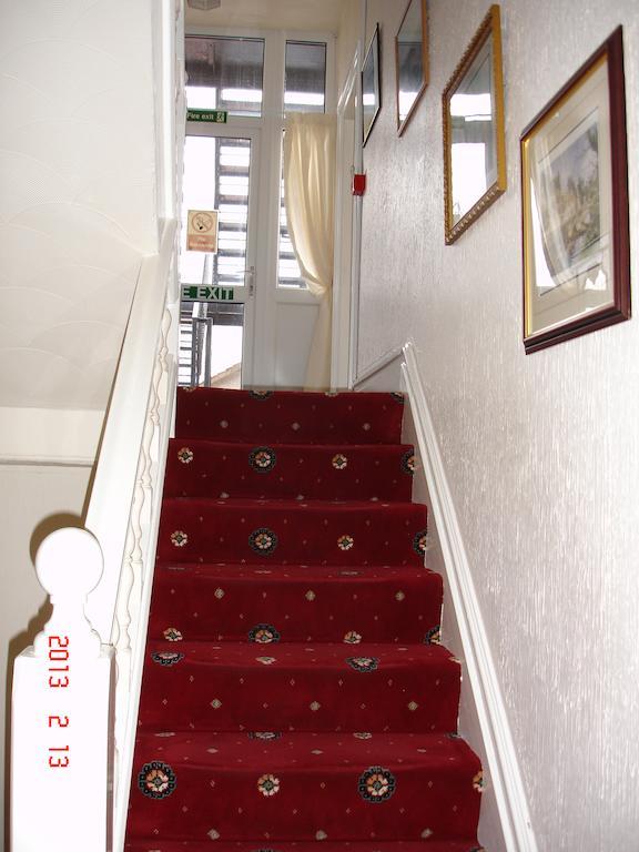 Beachmount Holiday Apartments Рос-он-Сі Екстер'єр фото