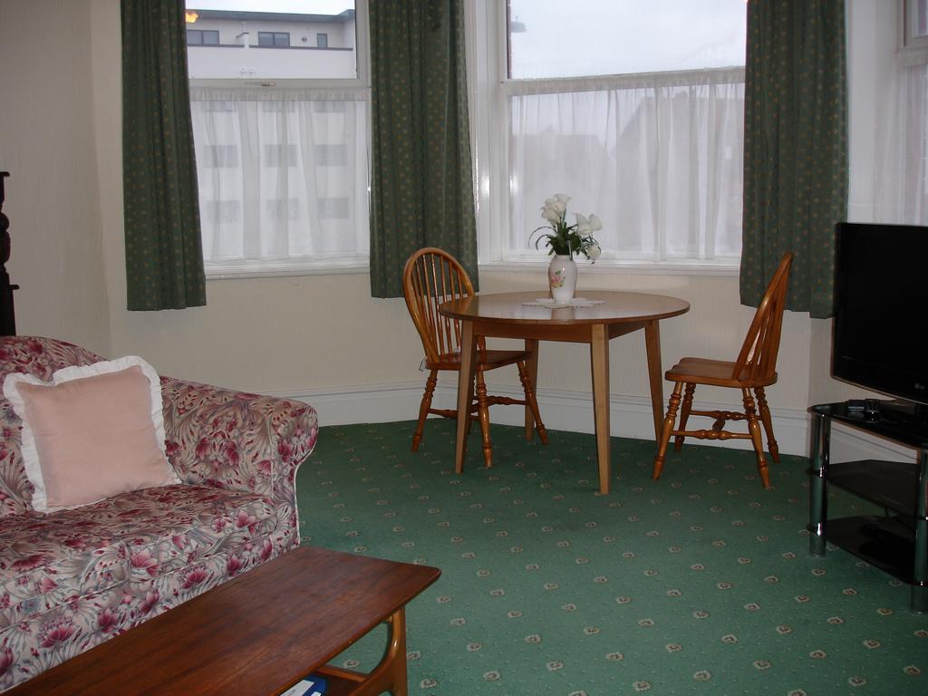 Beachmount Holiday Apartments Рос-он-Сі Екстер'єр фото
